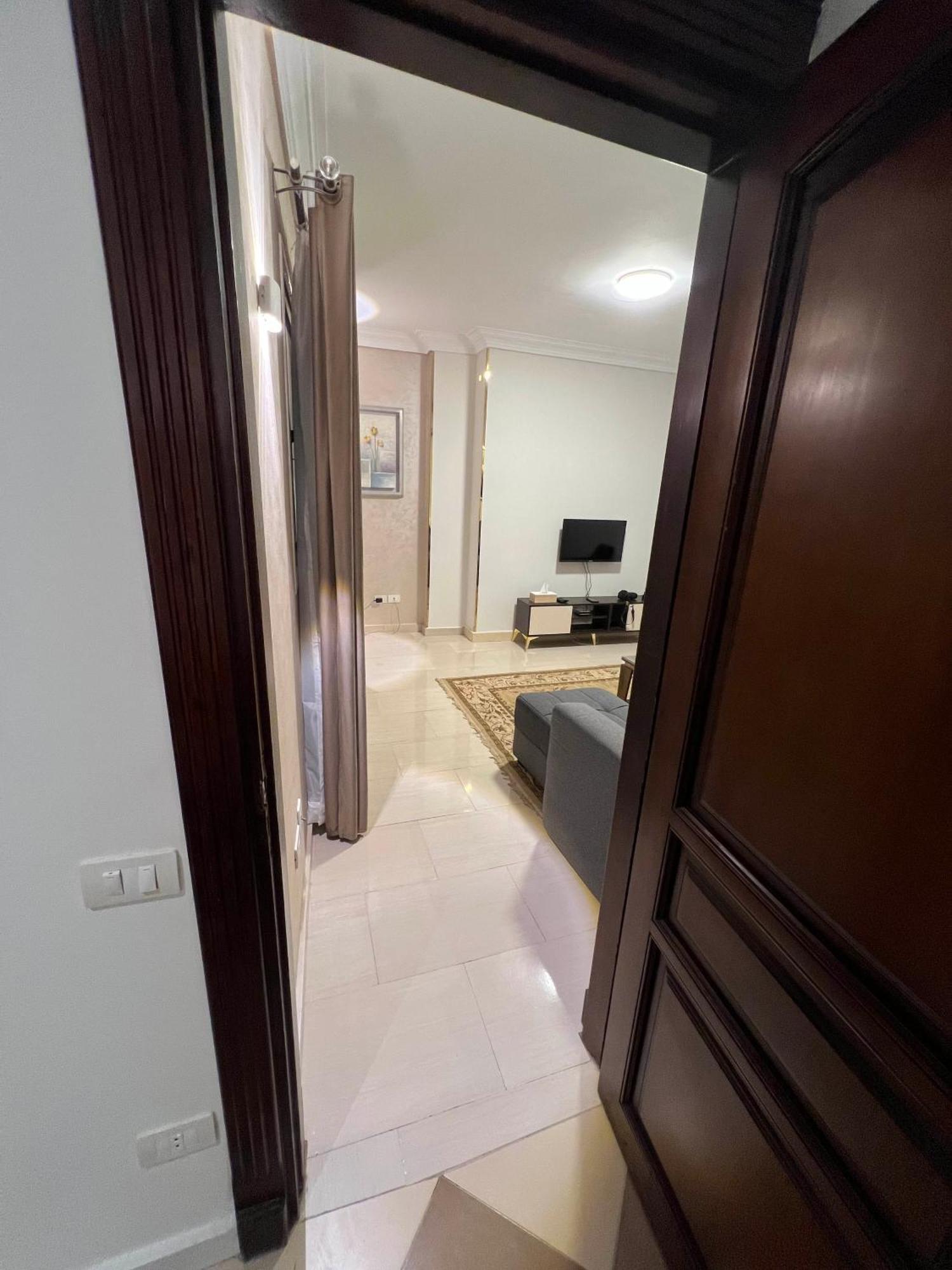 Pyramids Horizon Apartment
